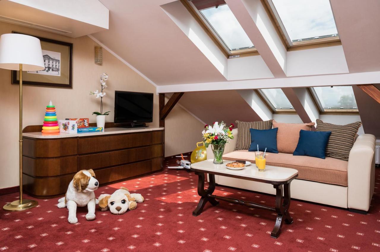 קרקוב Booking Hotel & Spa מראה חיצוני תמונה Family Suite