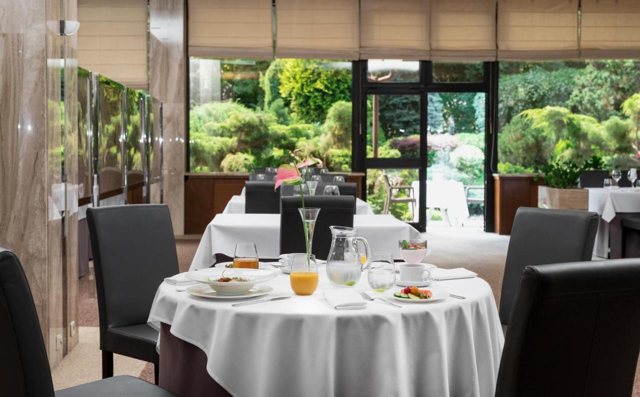קרקוב Booking Hotel & Spa מראה חיצוני תמונה Restaurant