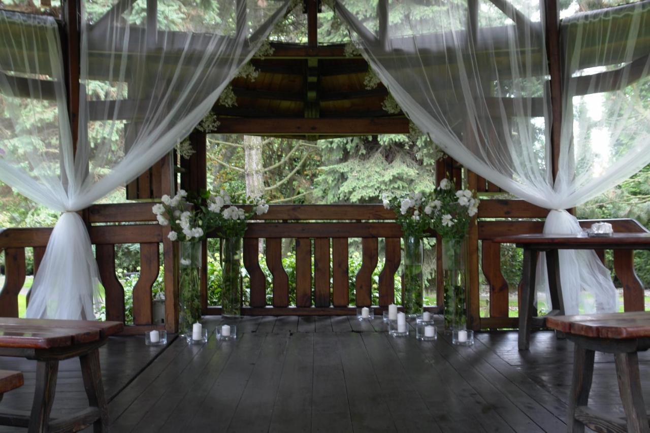 קרקוב Booking Hotel & Spa מראה חיצוני תמונה The interior of the chapel