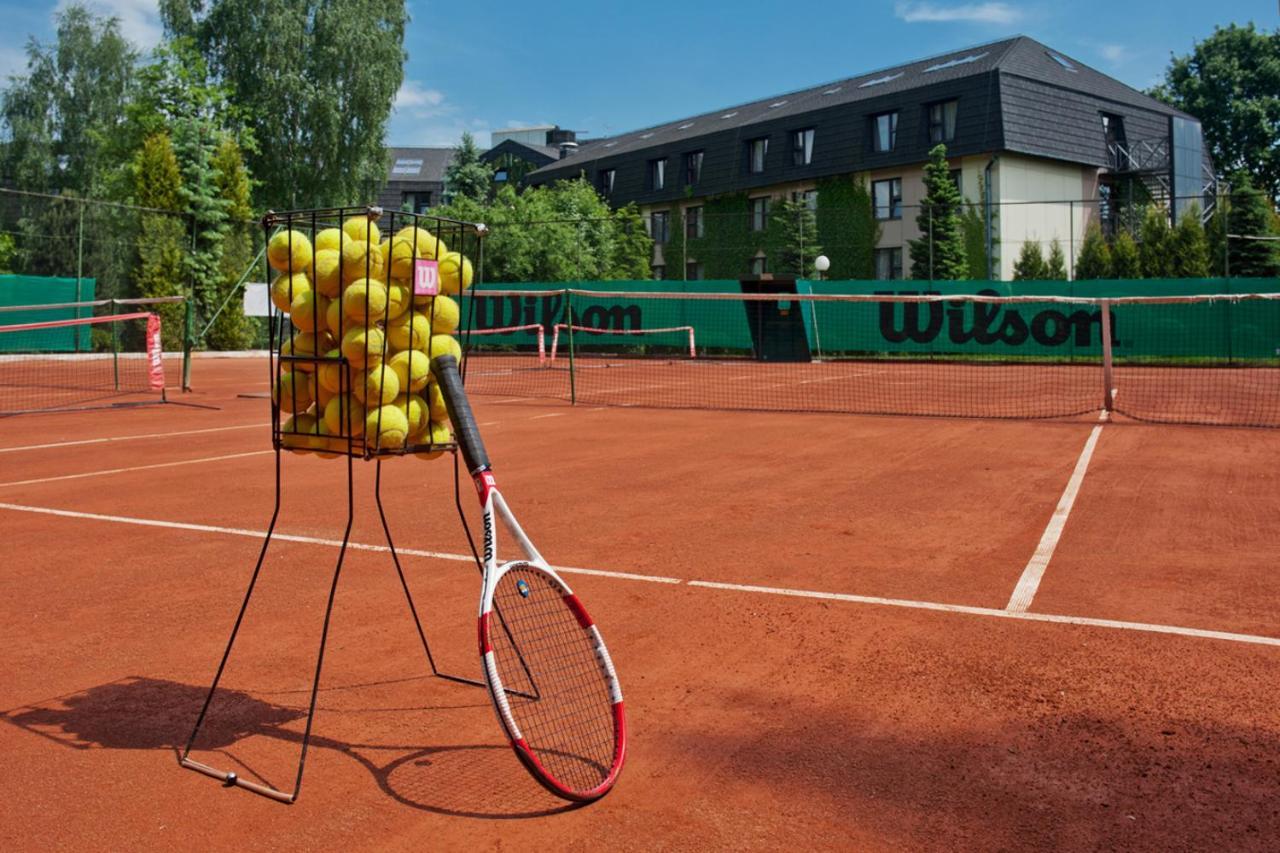 קרקוב Booking Hotel & Spa מראה חיצוני תמונה Tennis Club