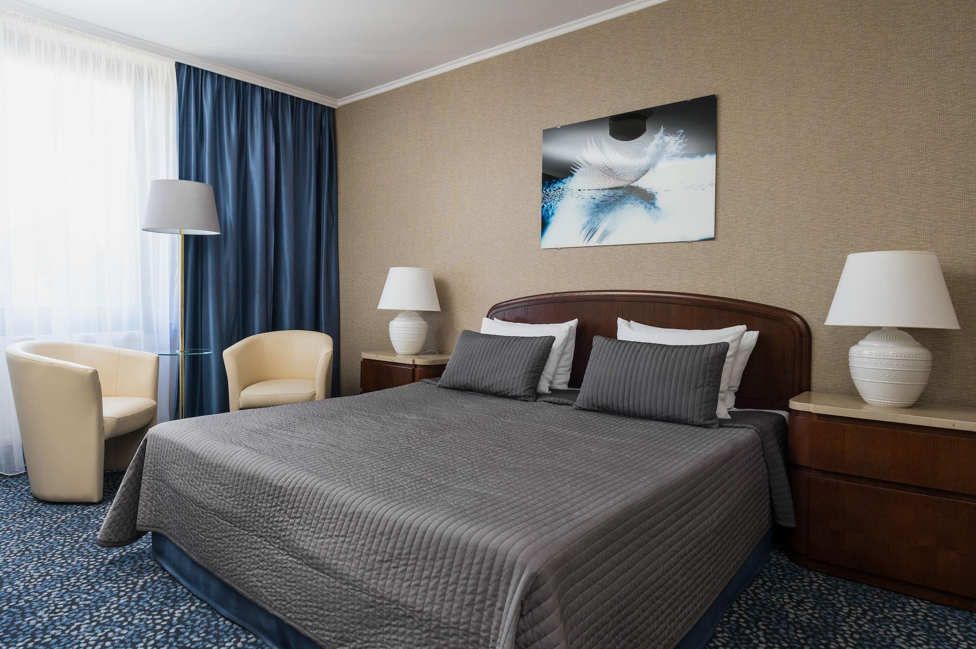 קרקוב Booking Hotel & Spa מראה חיצוני תמונה A bedroom