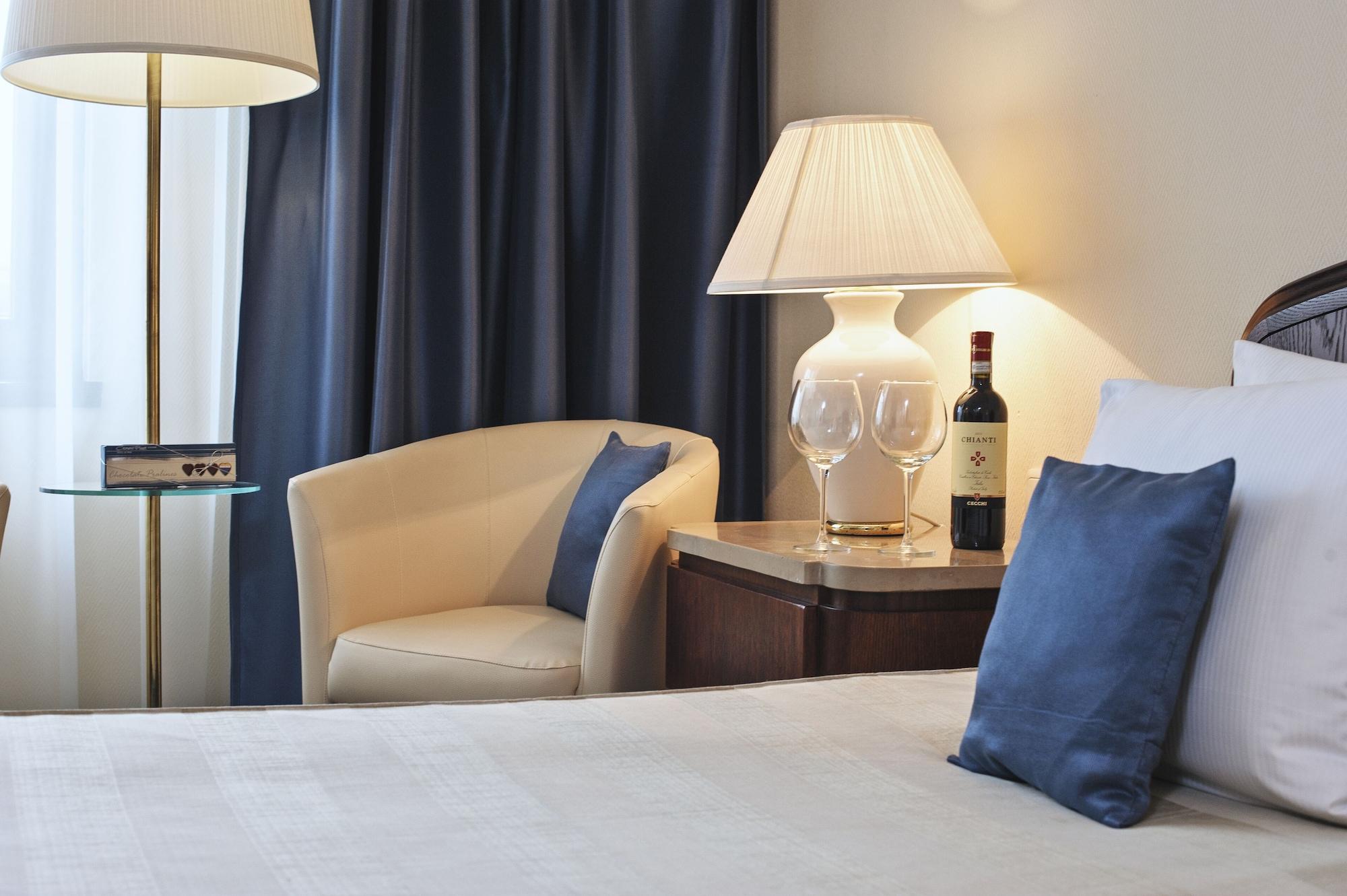 קרקוב Booking Hotel & Spa מראה חיצוני תמונה A room at the hotel