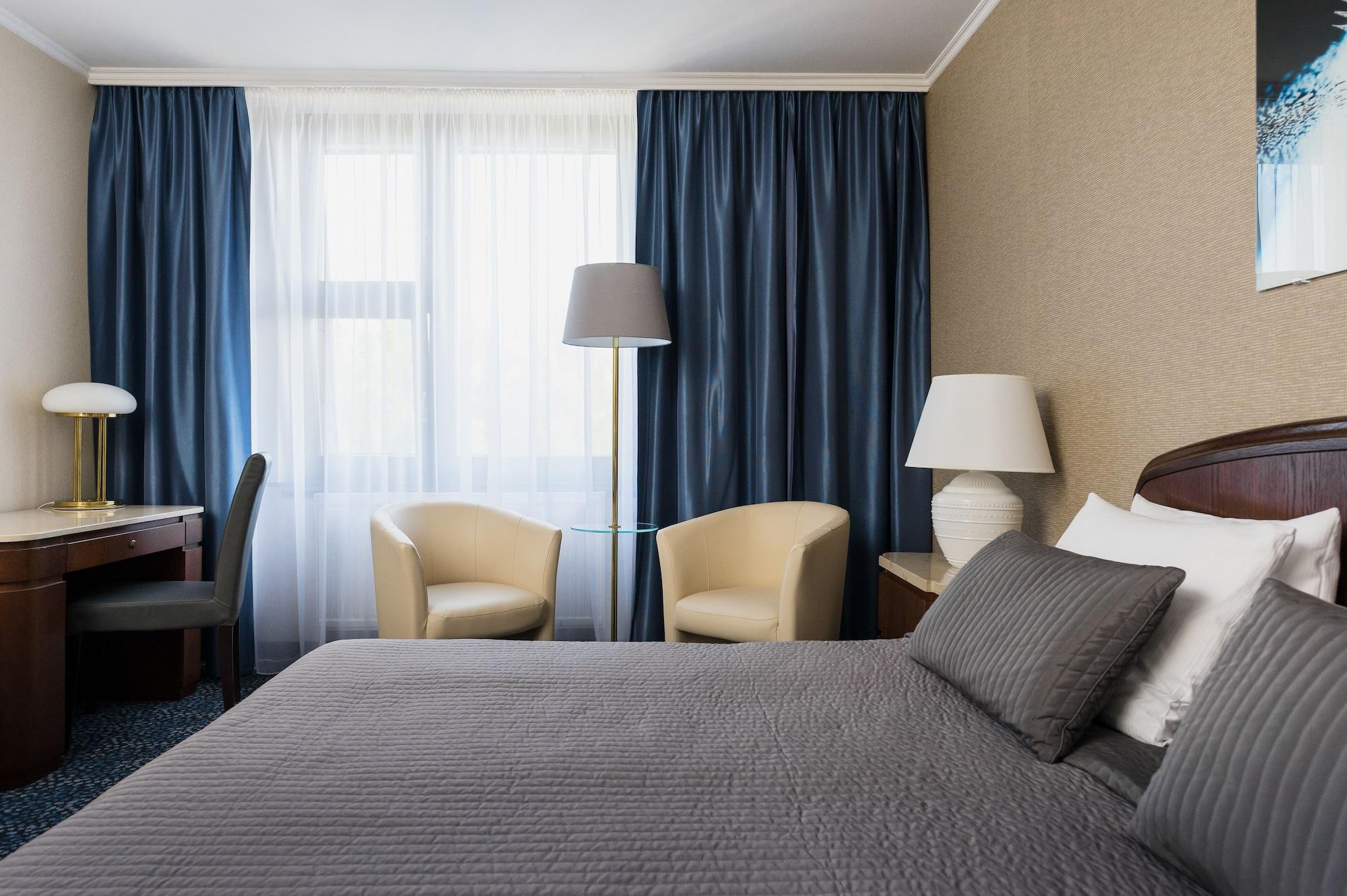 קרקוב Booking Hotel & Spa מראה חיצוני תמונה A room at the hotel