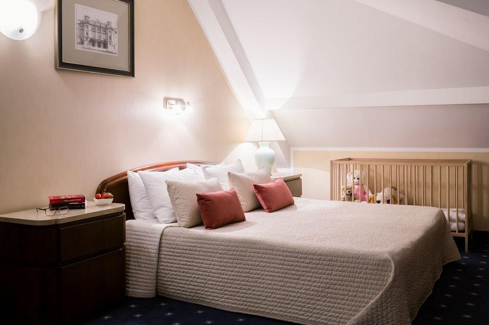 קרקוב Booking Hotel & Spa מראה חיצוני תמונה A bedroom at the hotel