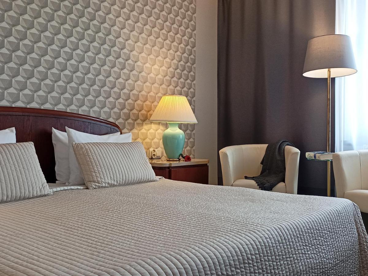 קרקוב Booking Hotel & Spa מראה חיצוני תמונה A bedroom at the hotel