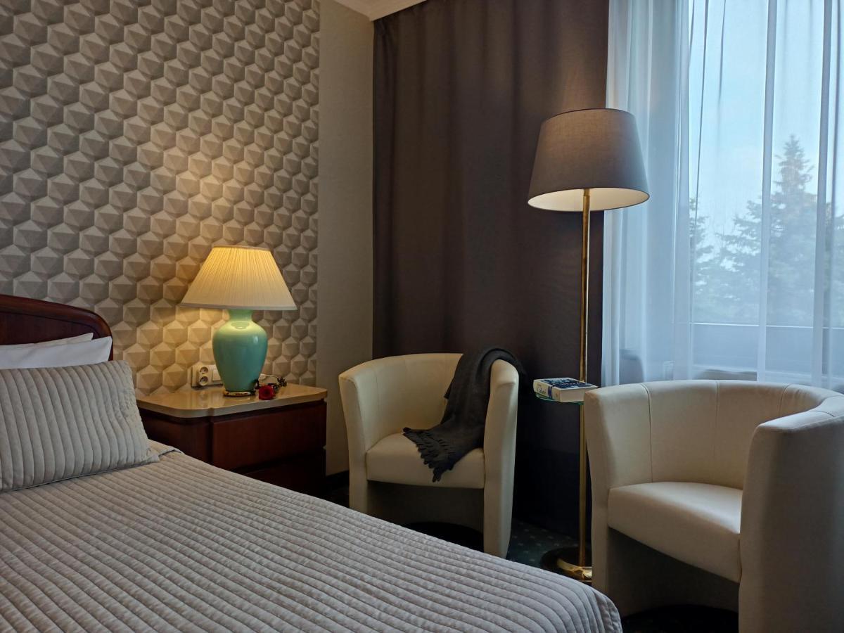 קרקוב Booking Hotel & Spa מראה חיצוני תמונה